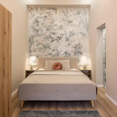 Exclusive Stylish By Prestige Homes Next To The Oktogon Lejlighed Budapest