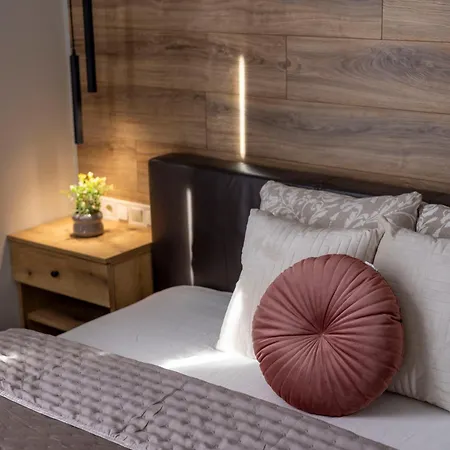 Lejlighed Exclusive Stylish By Prestige Homes Next To The Oktogon *