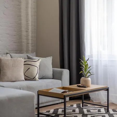 Exclusive Stylish By Prestige Homes Next To The Oktogon * Budapesta